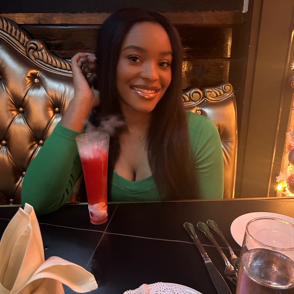 Meet your Posher, Makayla - Picture 1 of 1